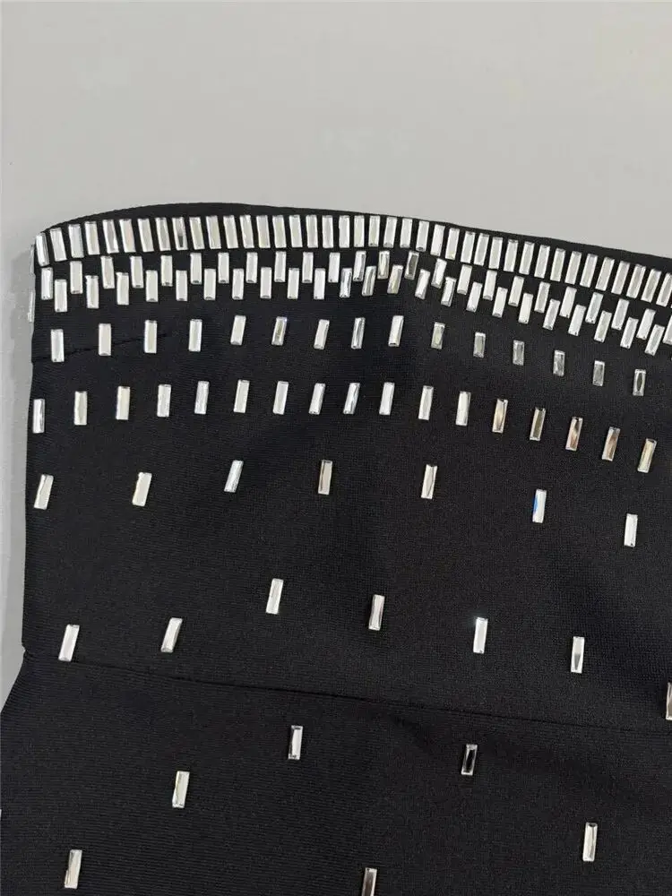 セクシーなストラップレスブラックグリッターラインストーンボディコン包帯ロングドレスノースリーブセレブイブニングパーティー誕生日プロムクラブガウン