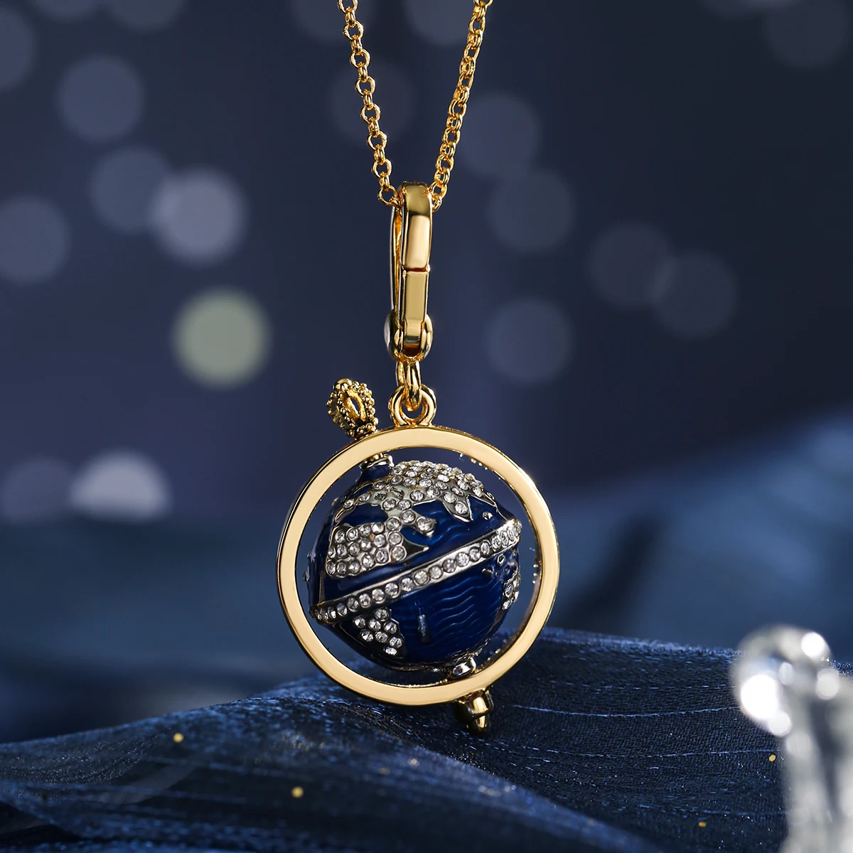 1Pc Fashion Niche Crown Blue Globe Pendant Necklace for Women Sweet Cool Party Jewelry Keychain Pendant Halloween Gifts