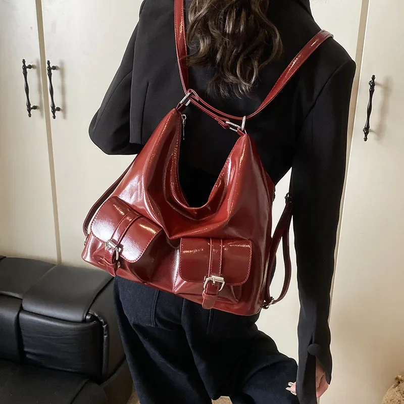 

Euro-Chic Convertible Tote - Women's Vintage Messenger Bag with Spacious Compartments, Retro Backpack for Work Commute & Travel