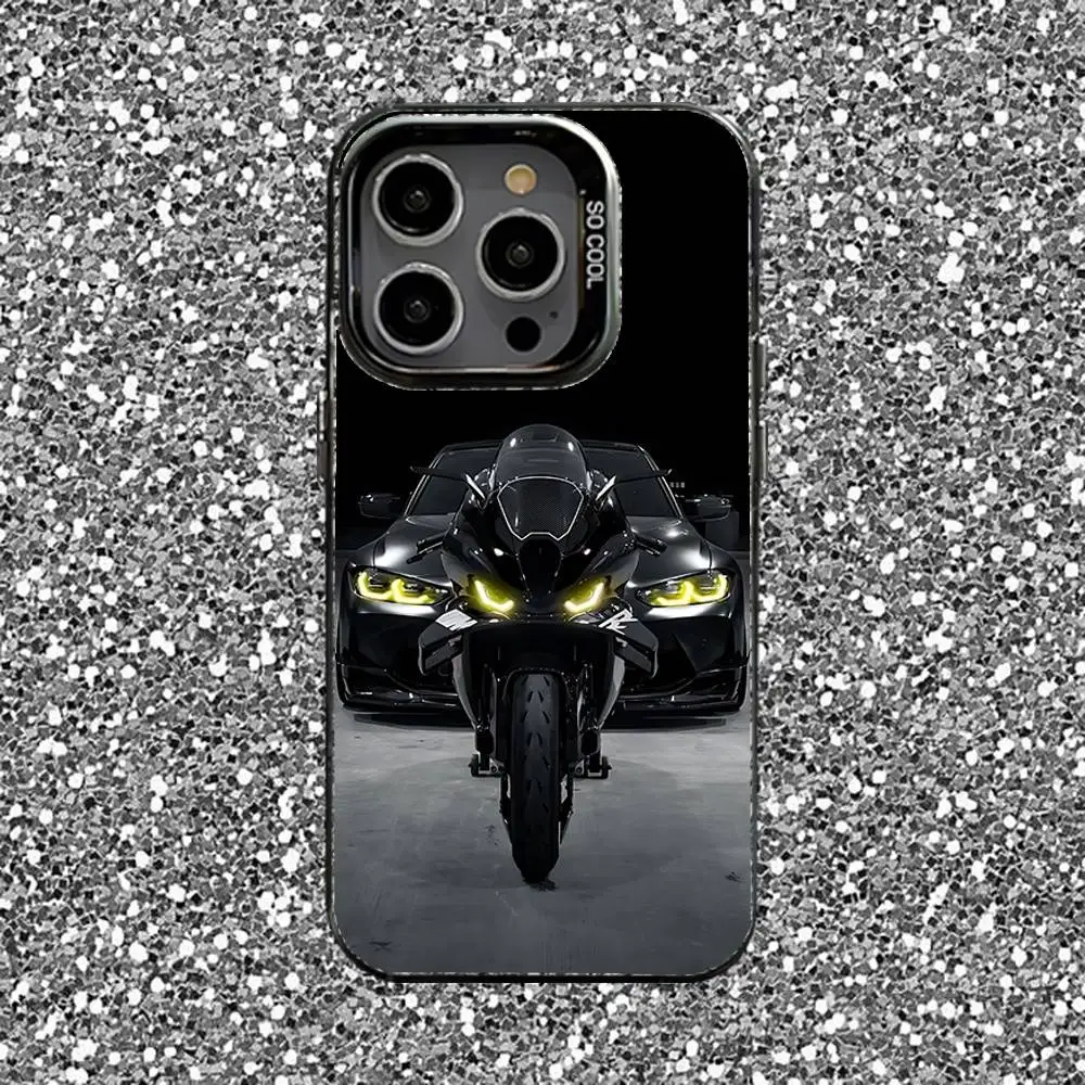 حافظة هاتف للسيارة والدراجات النارية لهواتف iPhone 16,15,14,13,12,11,Pro,XS,Max,Plus,Mini,SE غطاء مقاوم للصدمات من الحلوى السوداء غير اللامعة