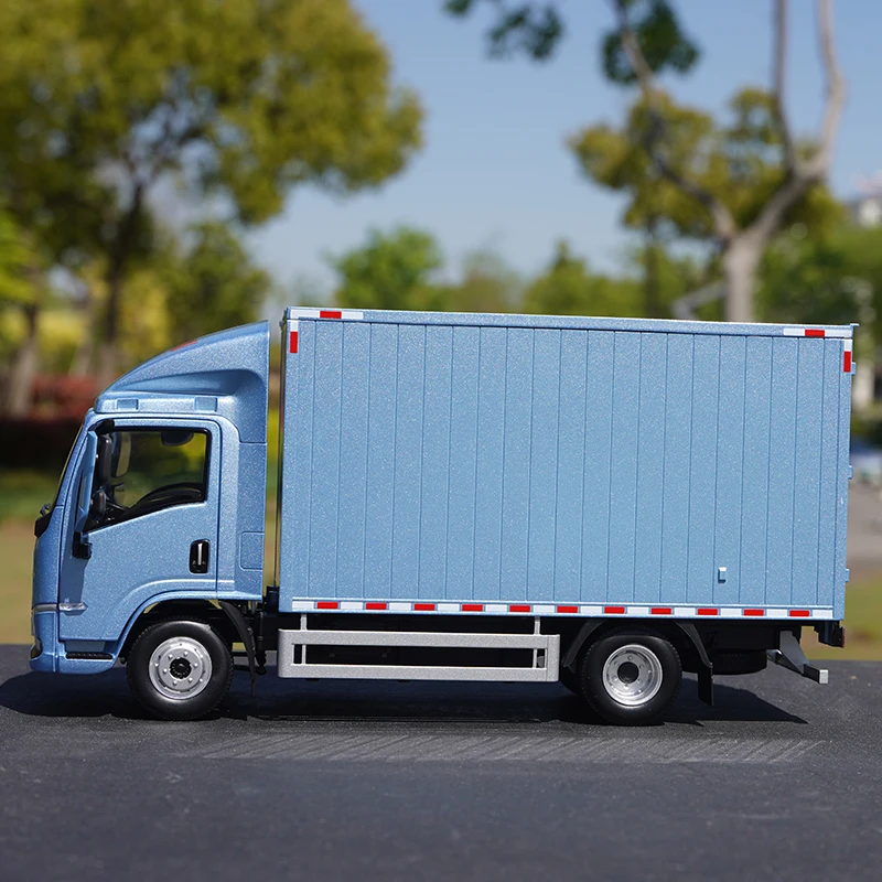 

1:20 Original Weichai Lanqing Automobile New Energy Van Light Truck Truck Alloy Truck Ornament Model