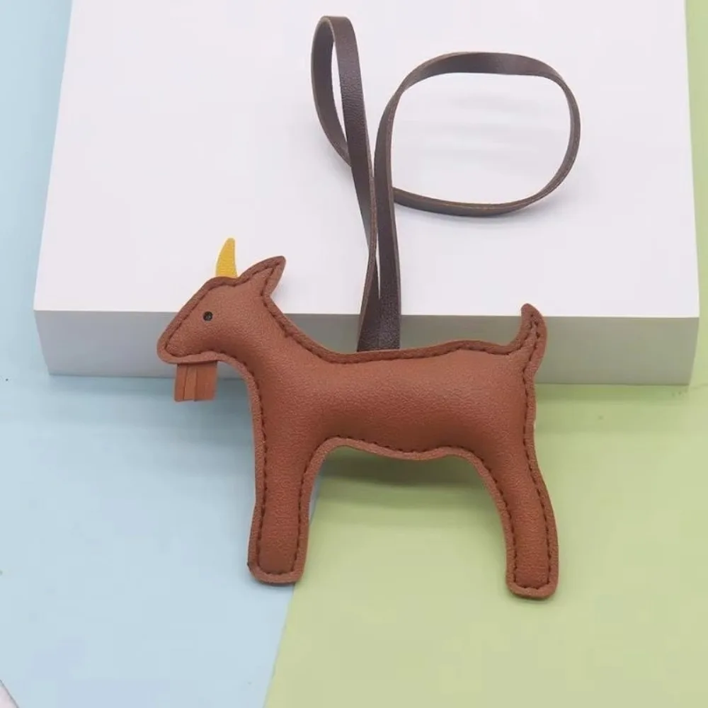 Portable Goat Bag Charm PU Leather Decorative Animal Sheep Keychain Key Ring Hanging Design Cartoon Backpack Charm