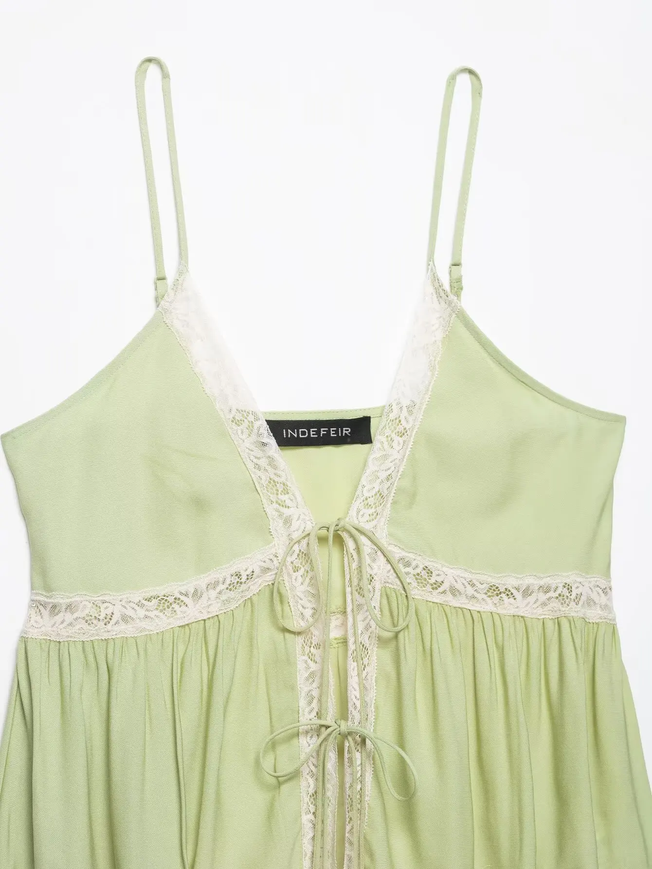 HH Damen Sommer Elegantes Spitzenbesetztes Cami-Top, Grünes Satin V-Ausschnitt Babydoll-Trägertop, Y2K Süßes Lässiges Urlaubs- und Ausgeh-Top – Detail 6