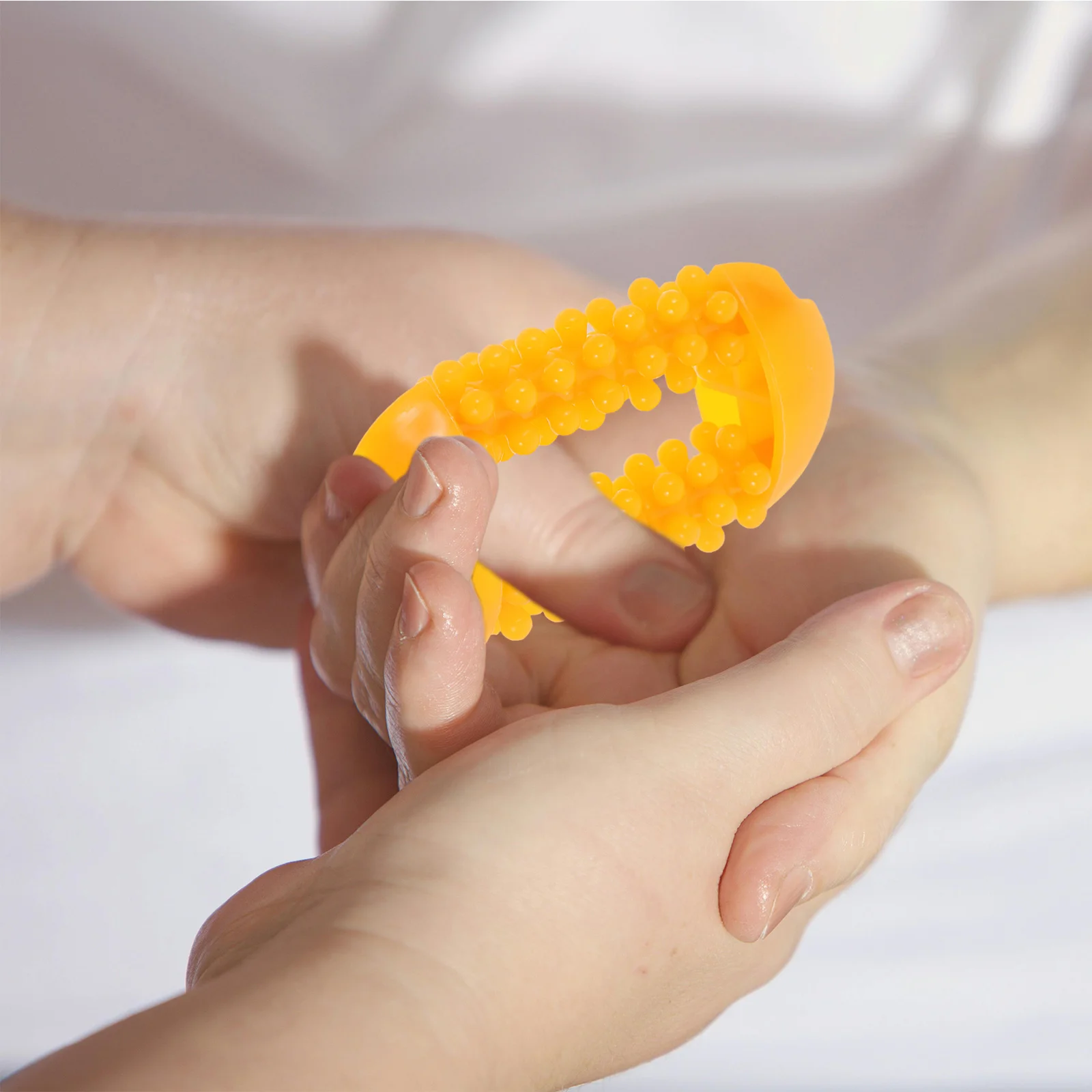 

Three Colors Finger Massage Roller Portable Wooden Finger Massager for Stress Relief Hand Massager Tool Hand Massage Roller