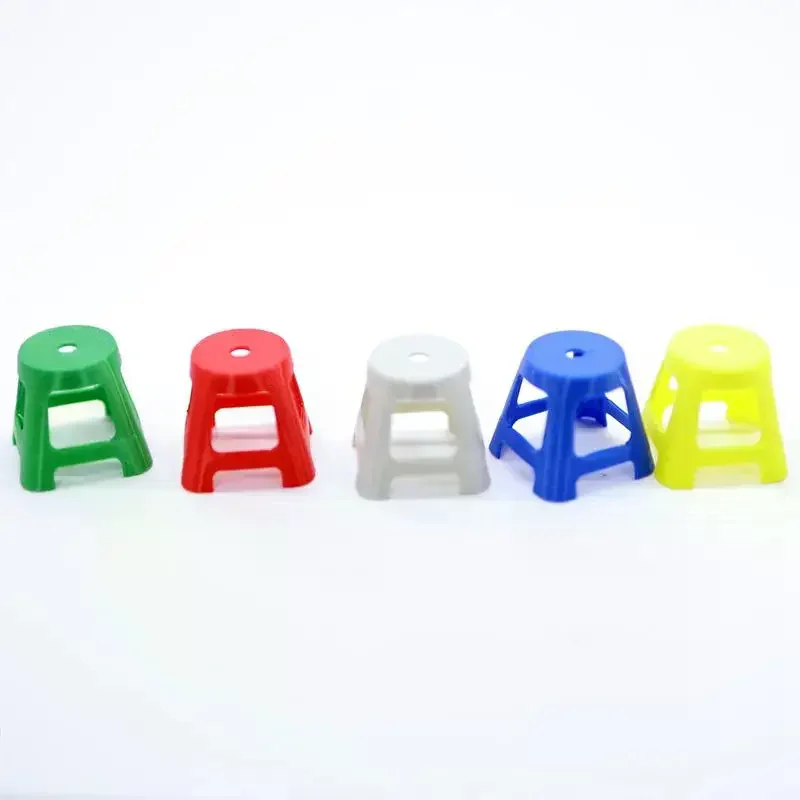 5 pièces Simulation Mini tabourets en plastique petites chaises modèle 1/12 ensemble de meubles de maison de poupée décor de maison de poupées semblant jouer jouet pour les enfants