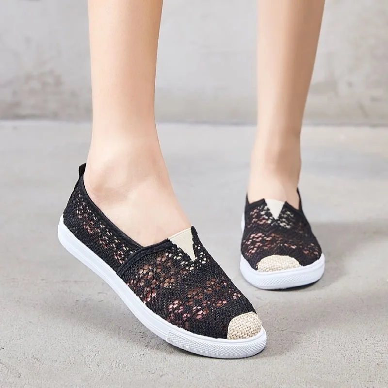 Women Flat Shoes 2025 New Summer Fashionable Breathable Hollow Mesh Soft Sole Casual Women Comfortable Sliding Shoes