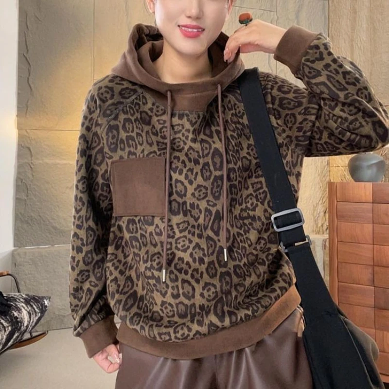 

Leopard Print Hoodies Women Winter 2025 New in Plush Hooded Pullover Tops Casual Loose Patch Pocket Design Hoodie Womens Clothes