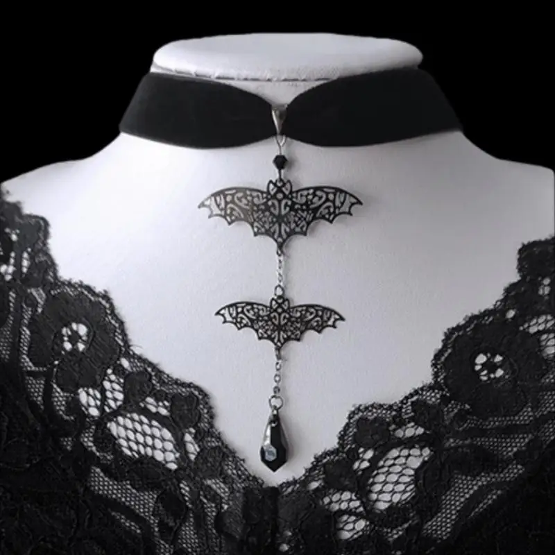 Vampire Bat Choker,…