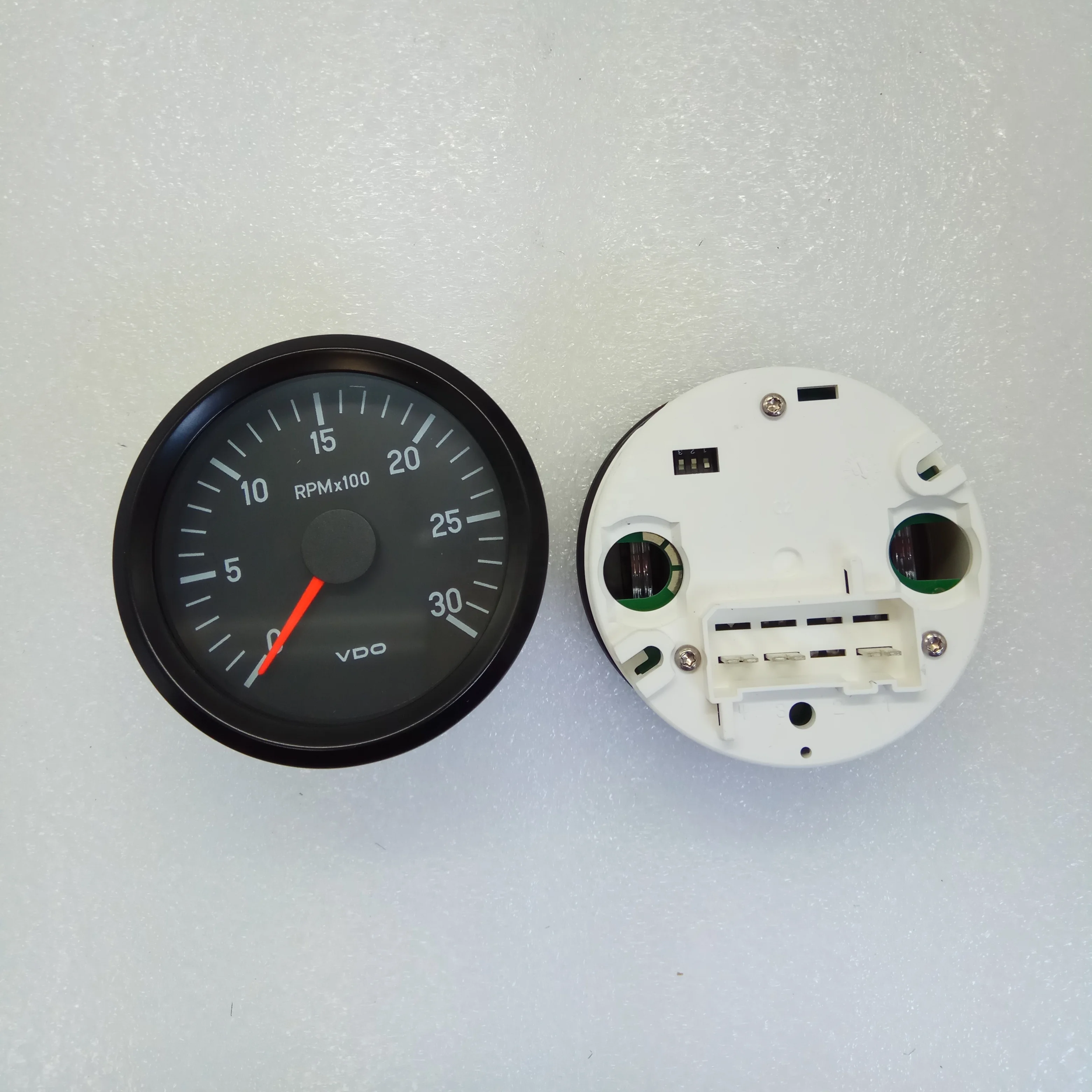 Genuine  Generator parts VDO Orginal Electronic tachometer 333-045-001