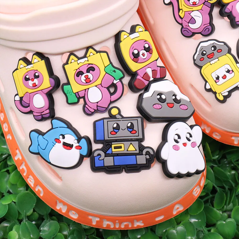 New Arrival 1pcs PVC Croc Jibz Fit Wristbands Kawaii Cans Cats Sharks Clouds Robots Ghosts Garden Shoes Button Accessories