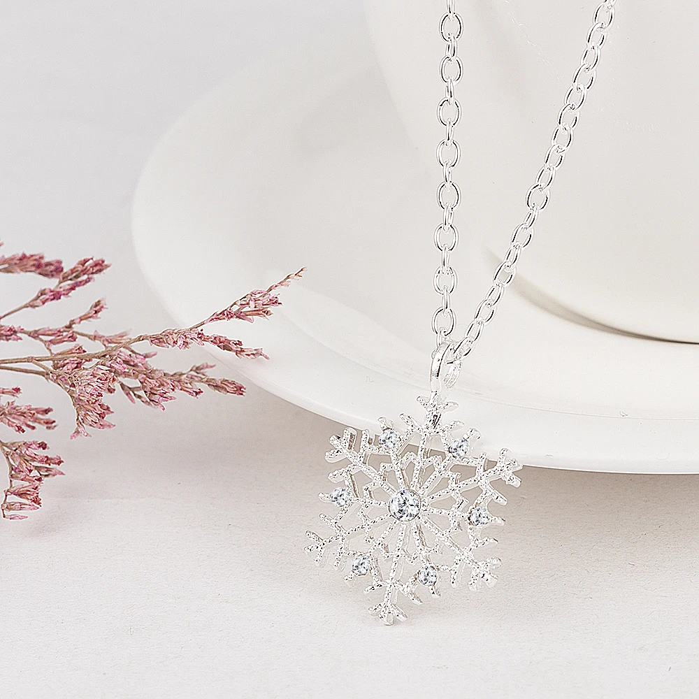 New Fashion Snow Necklace Silver Color Crystal Snowflake Necklaces Pendants Snow Flower Necklace For Women Party Jewelry