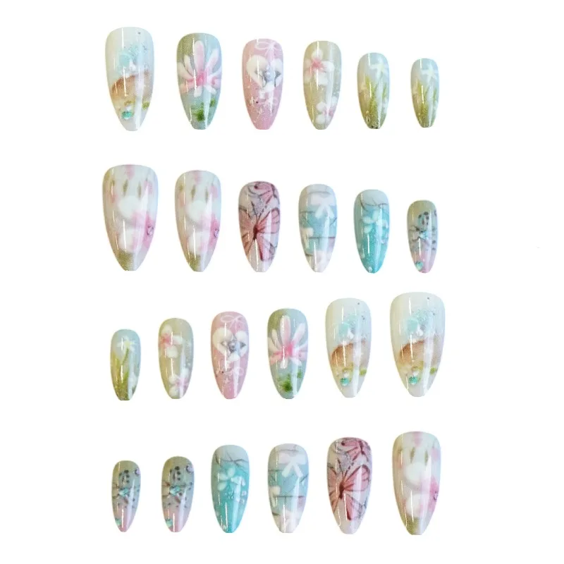 Faux ongles français à pression dégradé bleu frais, couverture complète, motifs de fleurs et de papillons, amande, portables, 24 pièces