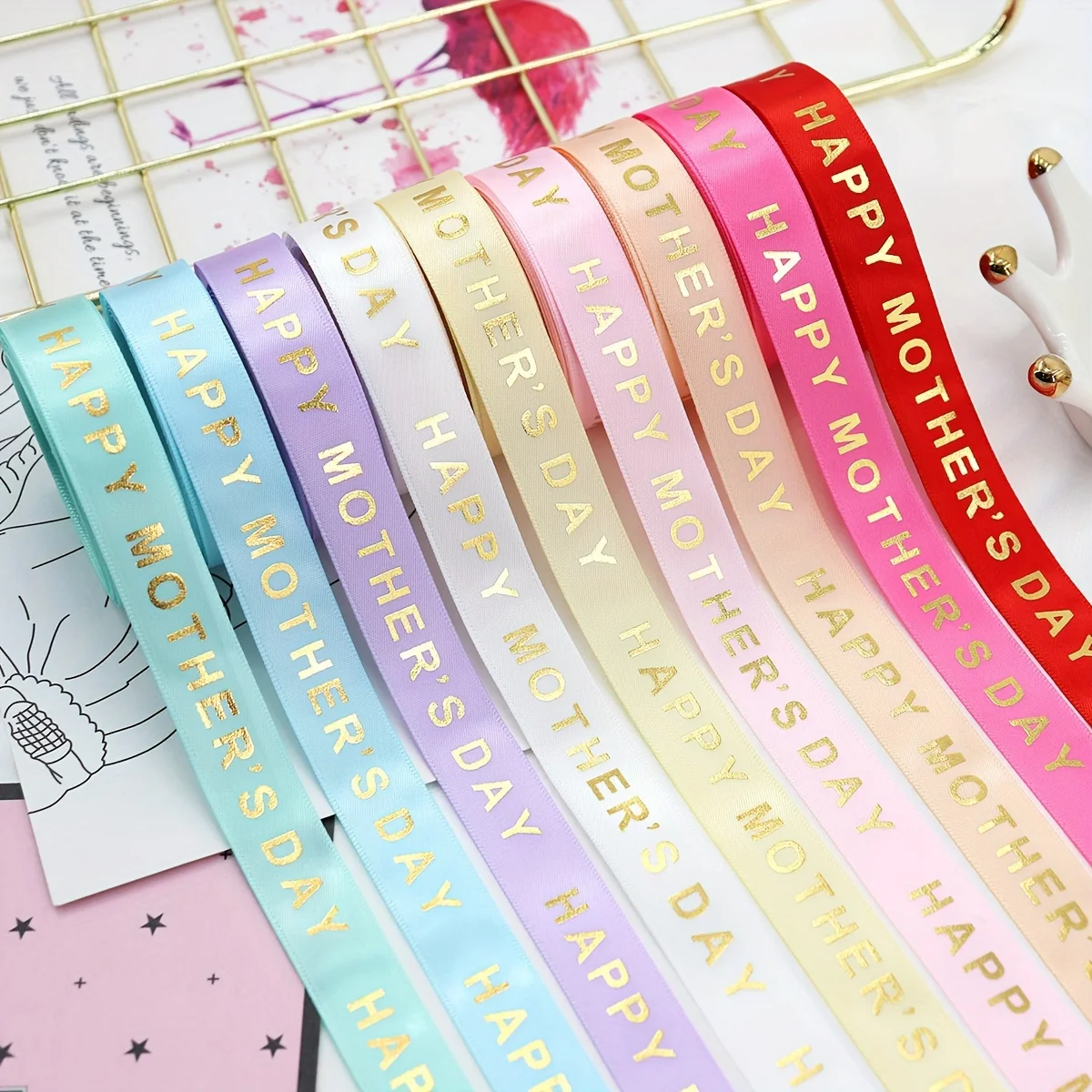 Ancho: Cinta acanalada de 16 mm con letras impresas de una sola cara "Feliz día de la madre", cinta decorativa para fiesta de embalaje de regalo para el día de la madre