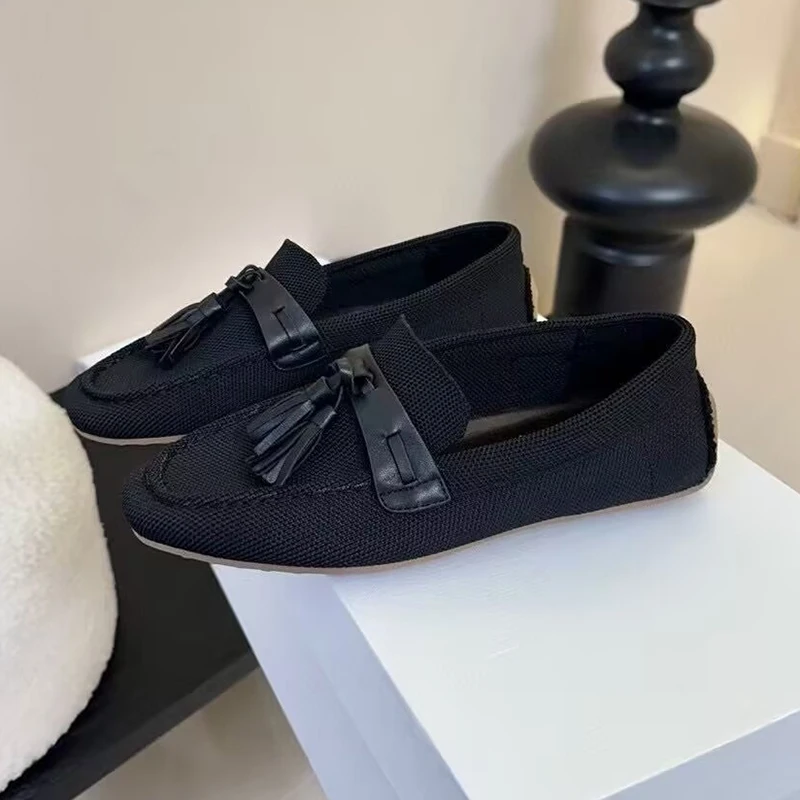 Nuove scarpe basse con decorazione nappa in maglia con punta tonda da donna tinta unita retrò mocassino con bocca superficiale primavera estate capispalla scarpe singole