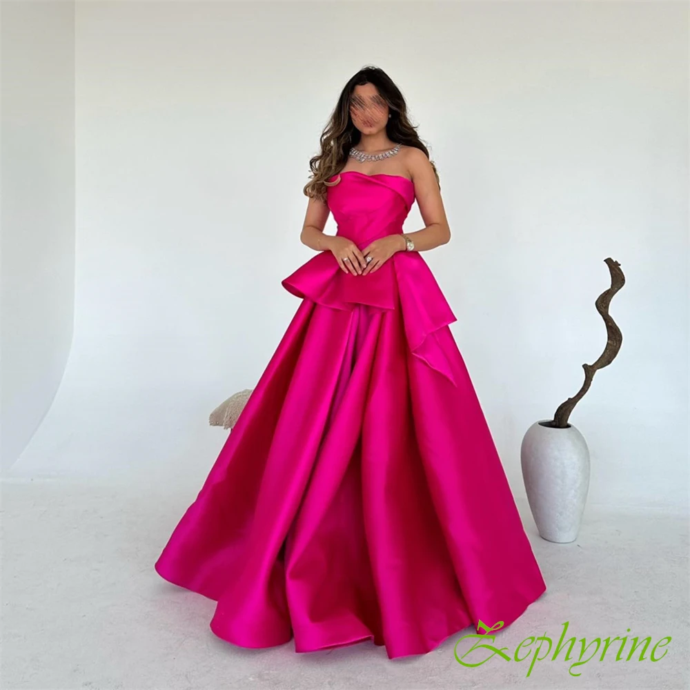 Maßgeschneidertes, trägerloses A-Linien-Abendkleid aus Satin. Anmutige Ballkleider. Exquisite bodenlange Kleider für besondere Anlässe