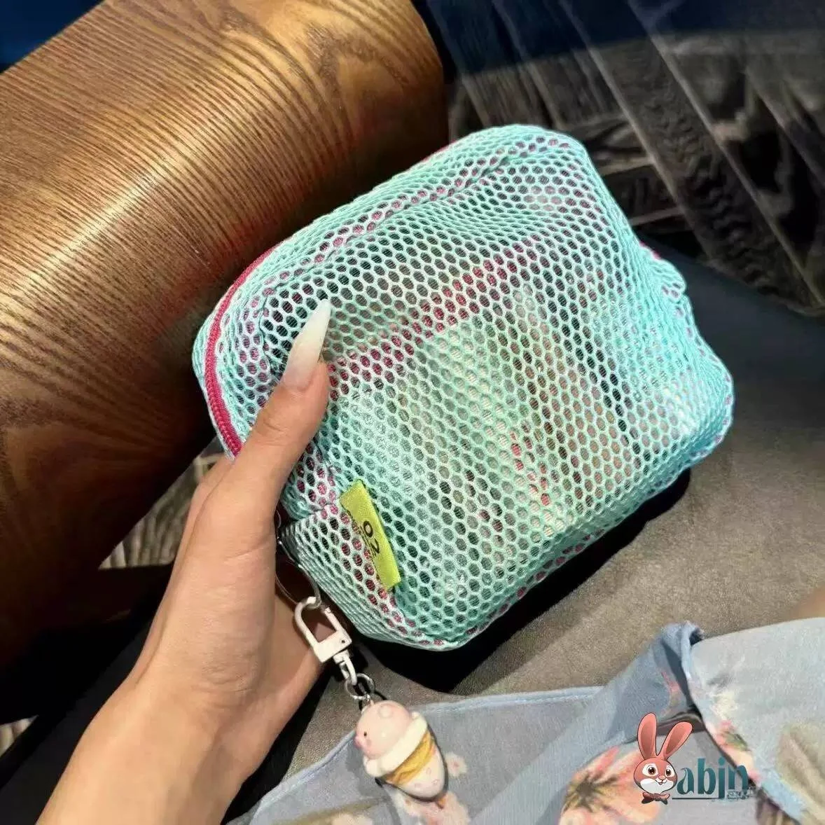 Large Capacity Portable Mesh Storage Bag Handheld Travel Toiletries Miscellaneous Items Storage Bag for Outing And Travel