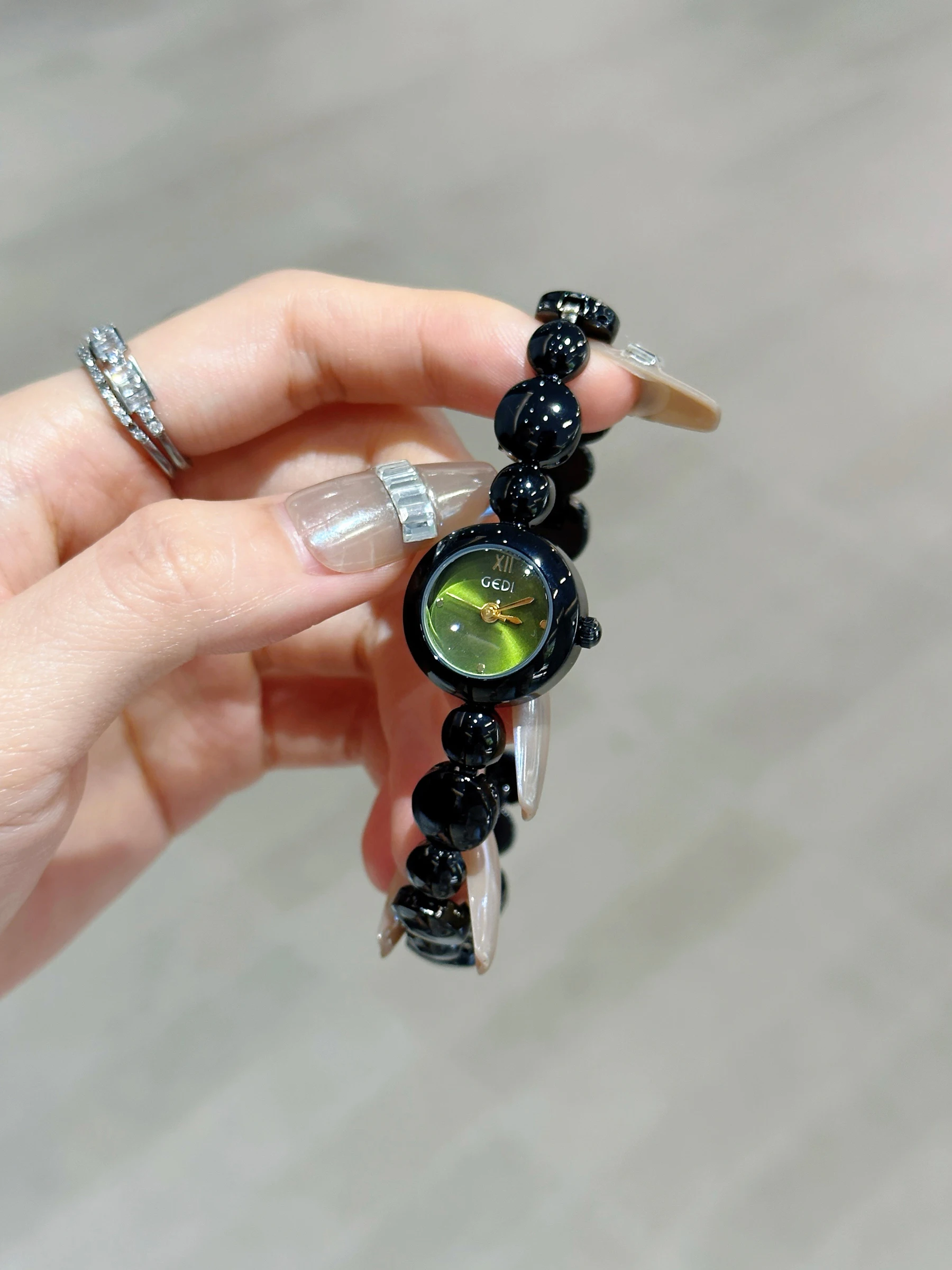 

Fashion simple small dial watch for women 2025 new light luxury ladies high-end bracelet watch women's watch luxury