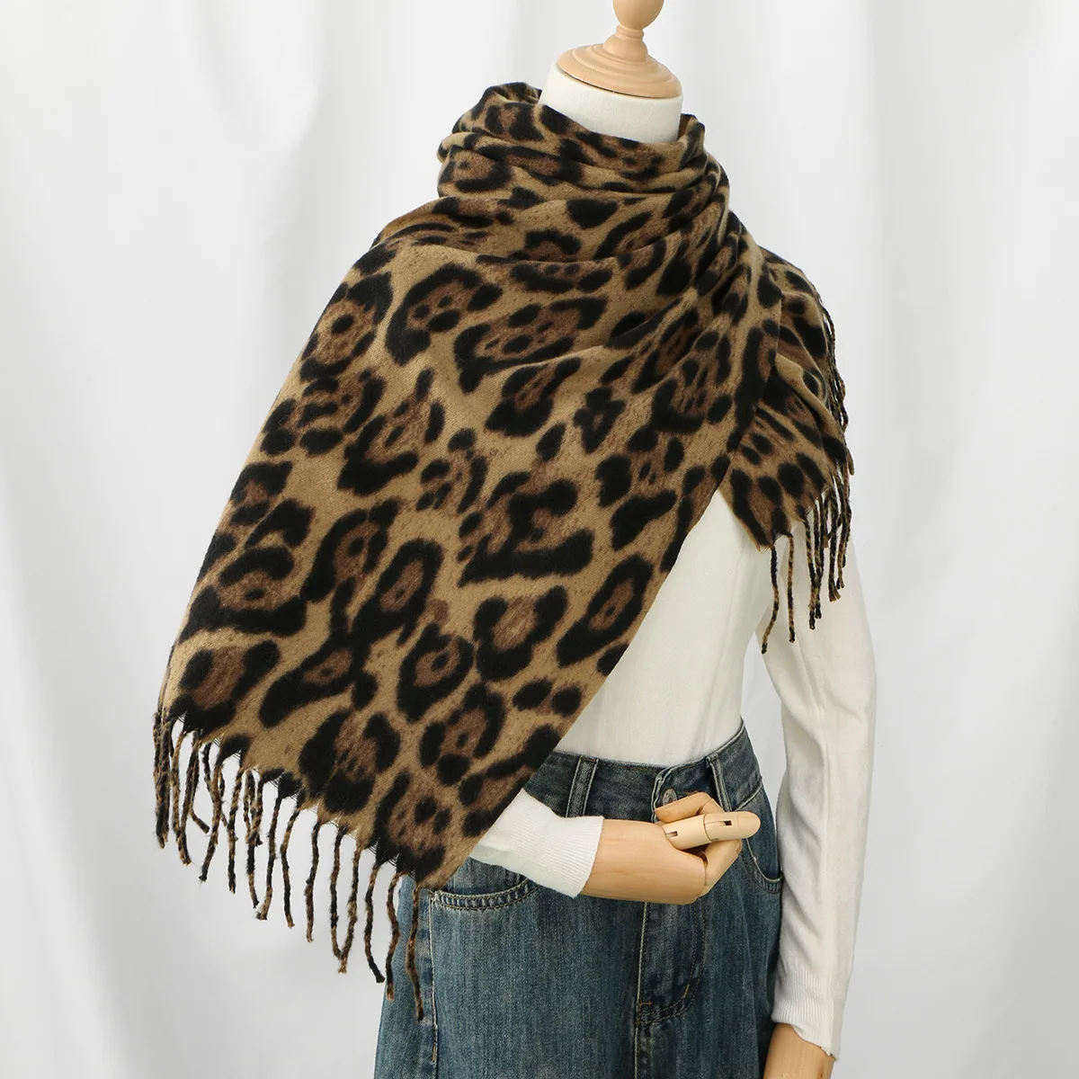 

Осень/зима 2025 г., леопардовый мини-шарф с бахромой — имитация кашемира, теплая шаль для женщин