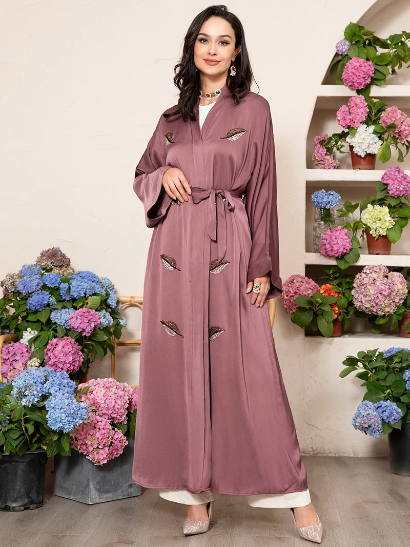 

Middle Eastern Fashion Women's Loose Long-Sleeved Soft Satin Embroidered Elegant Cardigan Robe Abaya