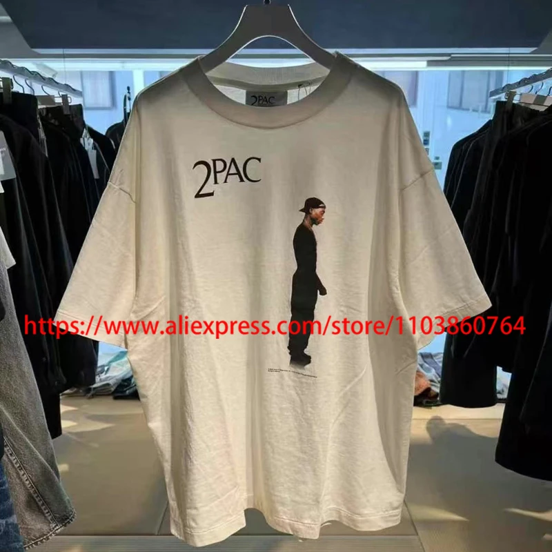 

25SS 2PAC Футболка с короткими рукавами Лето 1:1 Высокое качество Свободные повседневные футболки Do Old Hip-hop Rock 2PAC с короткими рукавами