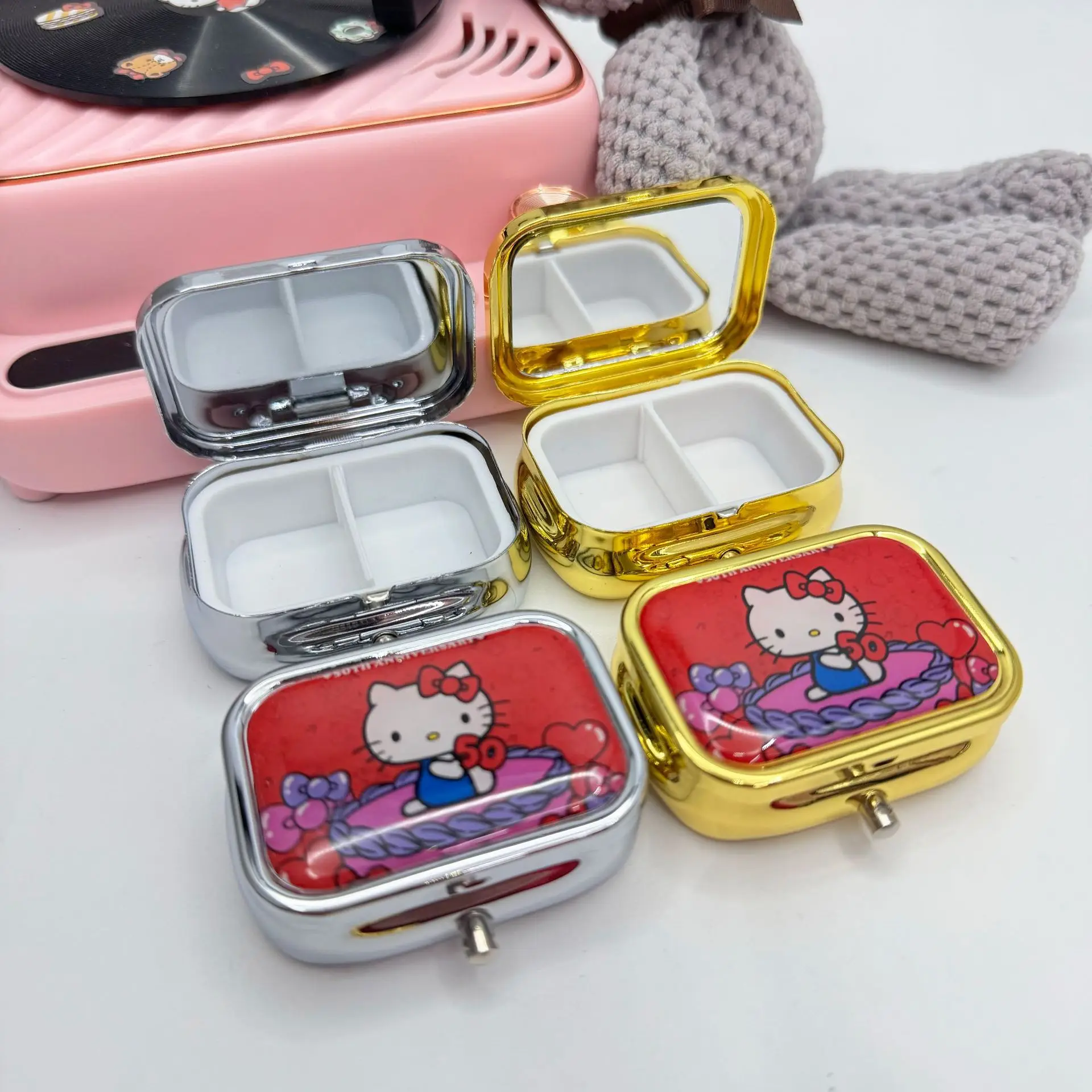 Kawaii Hello Kittys Portable Jewelry Box with HD Mirror Mini Sealed Subpackage Boxs Cute Cartoon Girl Heart Travel Storage Box