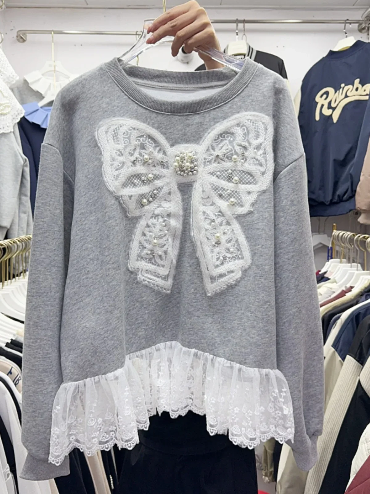 Korea 2024 Autumn New Embroidered Bow Design Sense Age-reducing Korean Sweater