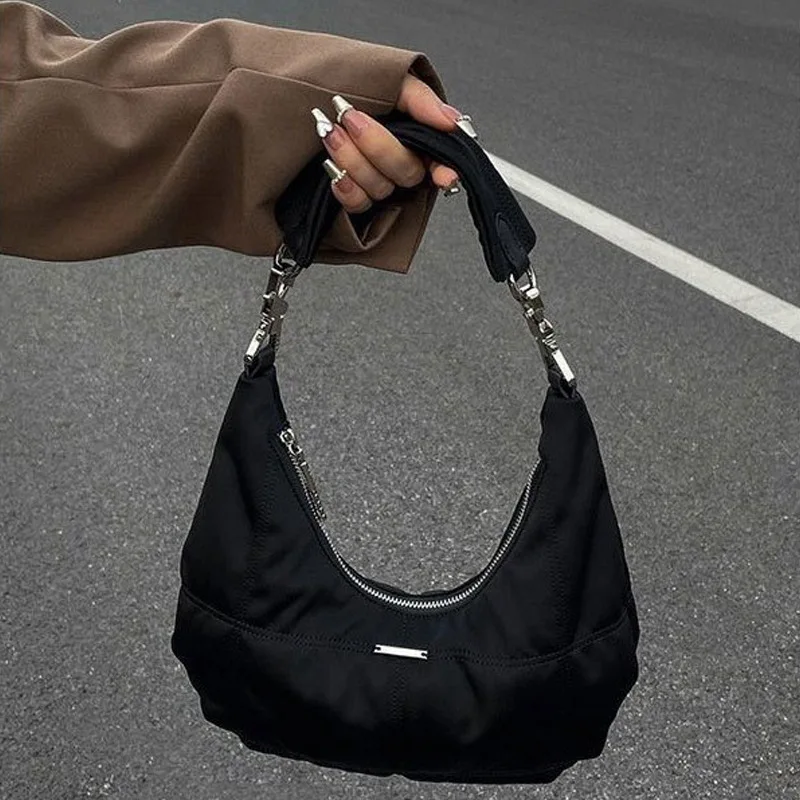 Bolso Retro para mujer, bolso de hombro pequeño para axila, Hobos suaves Y2k, bolso negro para mujer, bolso de media luna a la moda para chicas, novedad de 2025