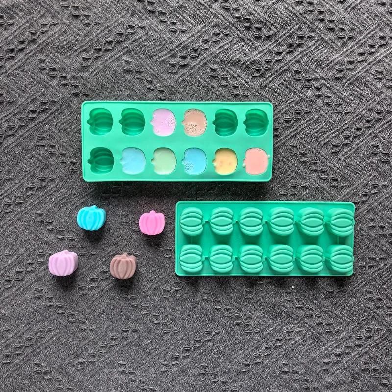Stampo in silicone a forma di zucca da 1 pezzo a 12 fori, utilizzato per cioccolato, dessert, caramelle, biscotti, ornamenti per la decorazione di torte