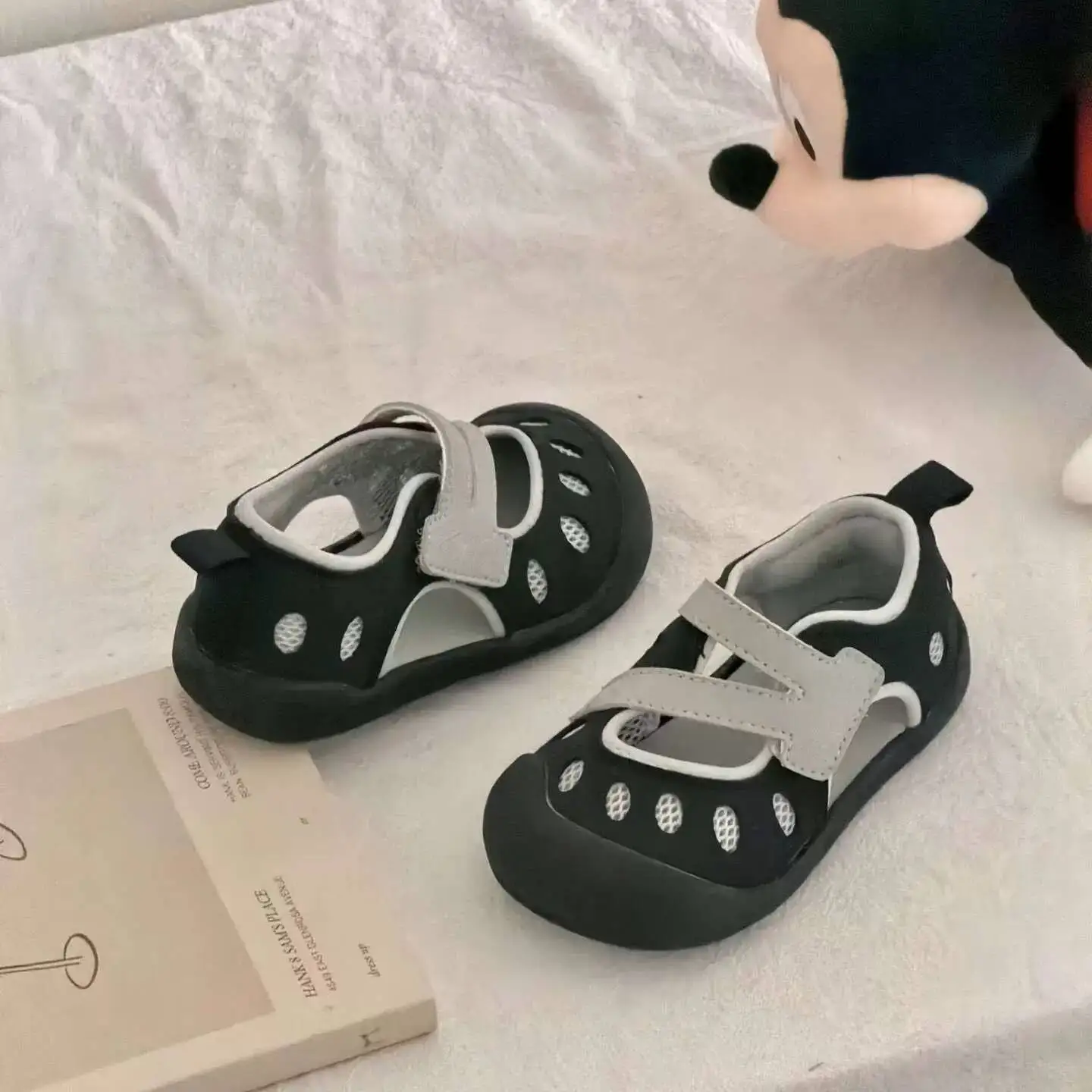 Baby Boys Girls Sandals 2026 Kids Closed Toe Sandals Anti Slip Breathable Mesh Magic Tape Anti Slip Soft Sole Beach Shoes