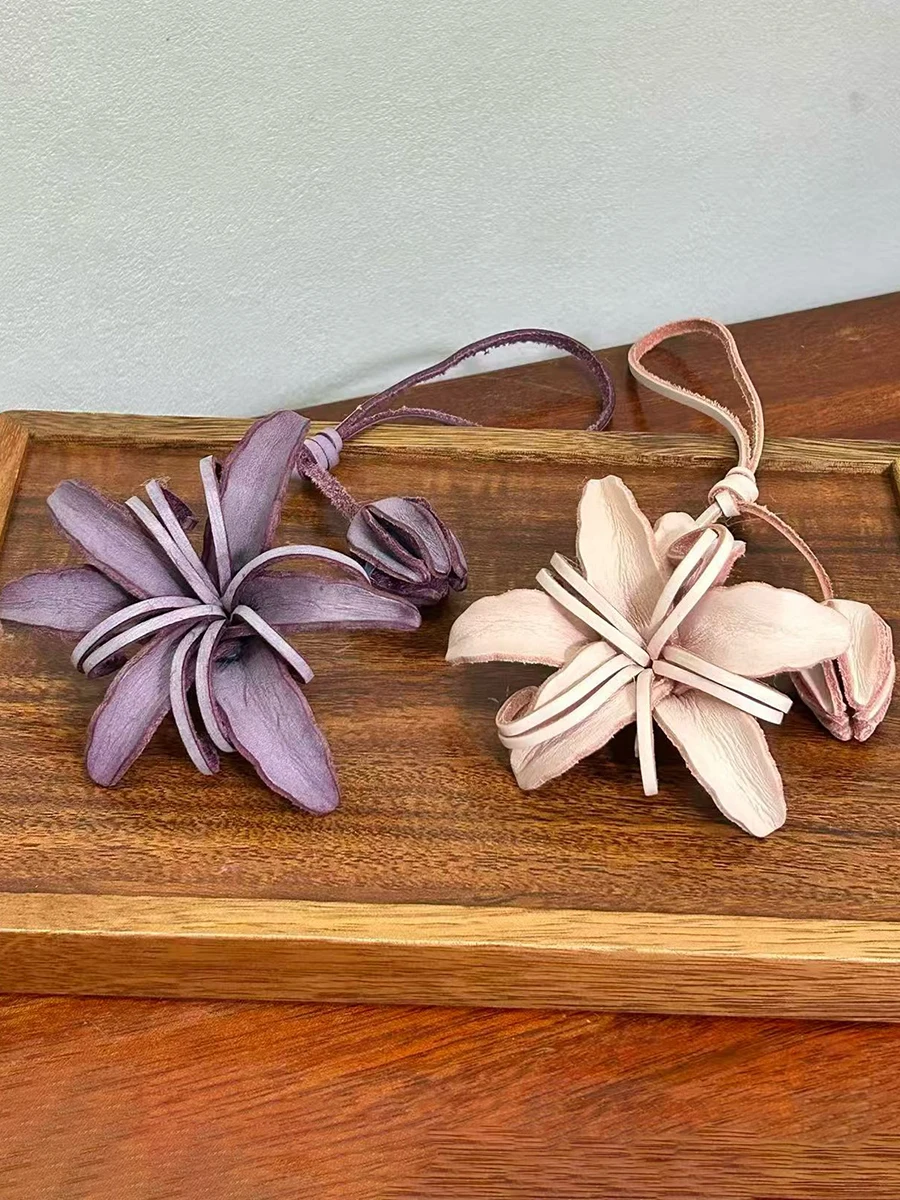Elegant Lilies Handbag Pendant Fogged Cow Leather Ornament For Best Artistic Retro Style Fashion Accessory Bag Charm
