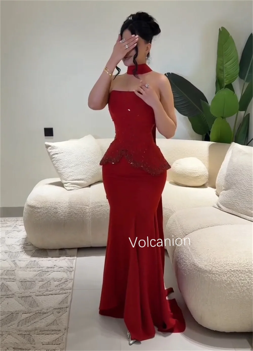 カスタムメイドの高級ジャージプリーツスパンコール付きトランペット型ストラップレスロングドレス、オーダーメイド、中国風