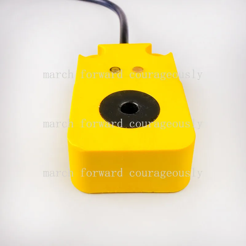 Inductive ring type proximity switch with aperture sizes of 6, 8, 10, 15, 20, 25, 30 mm and screw spring sensor.