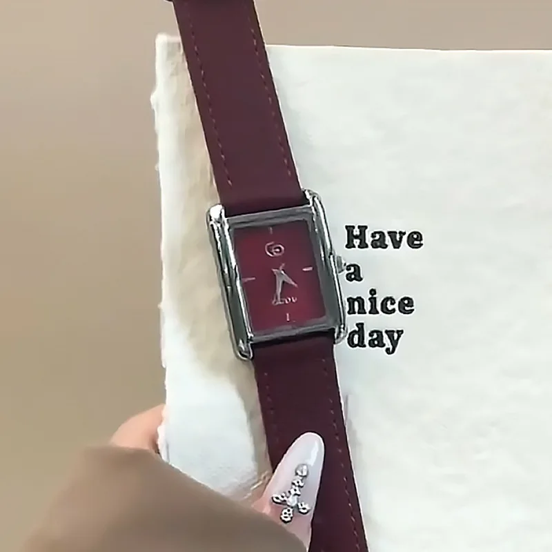 ساعة كوارتز نسائية جديدة بحزام جلدي ساعة نسائية أنيقة مستطيلة جديدة كوارتز ساعة عصرية اختيار راقي من الساعات. #4