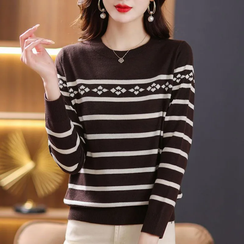 New Spring and Autumn Fashion Trend Stripe Round Neck Loose and Versatile Luxury Western Commuter Mother's Knitted Woolen Sweate