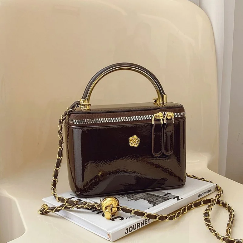 

Best Superstar Show Large Capacity Tote Bag For Women Business With Crossbody Strap And Minimalist Elegant Look