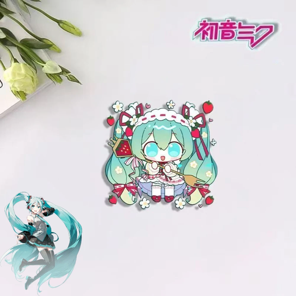 เข็มกลัดลายฮัตสึเนะ มิคุ ของสะสมอนิเมะ นักร้องเสมือนจริง สำหรับติดเสื้อ กระเป๋าเรียน กล่องดินสอ ของขวัญสำหรับนักเรียน ของที่ระลึกสำหรับแฟนคลับ