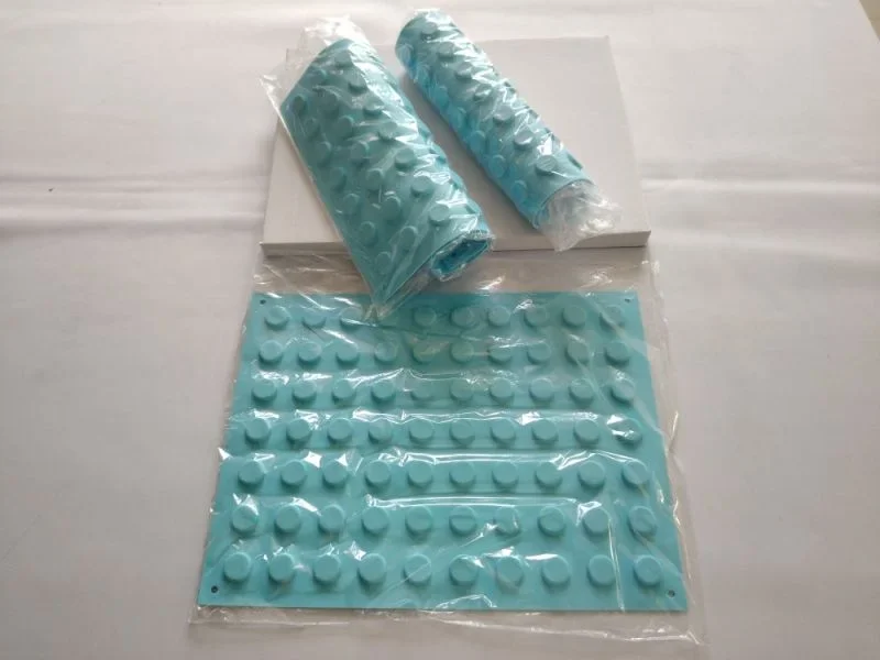 Magnetic Instruments MAT 12" x 16" Imanes elevados azules para instrumentos firmemente