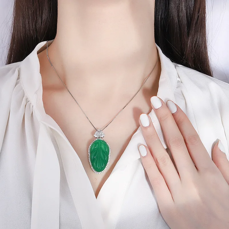 

New fashion temperament S925 silver inlaid 5A zircon ladies personality ice jade green jade pendant