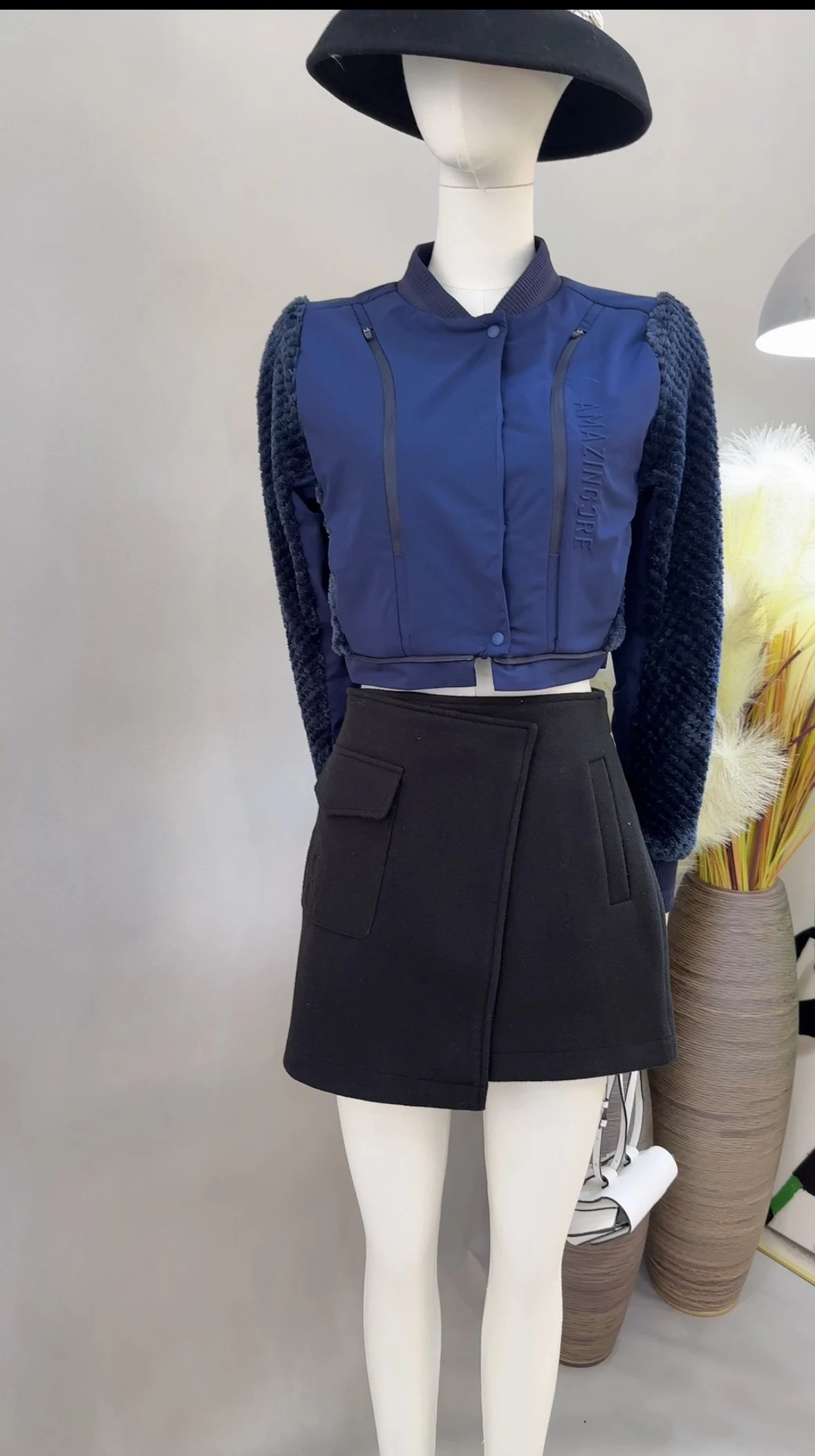 

New Women's Unique Design Thickened Blue Coat Plush Fabric for Comfort Versatile Style