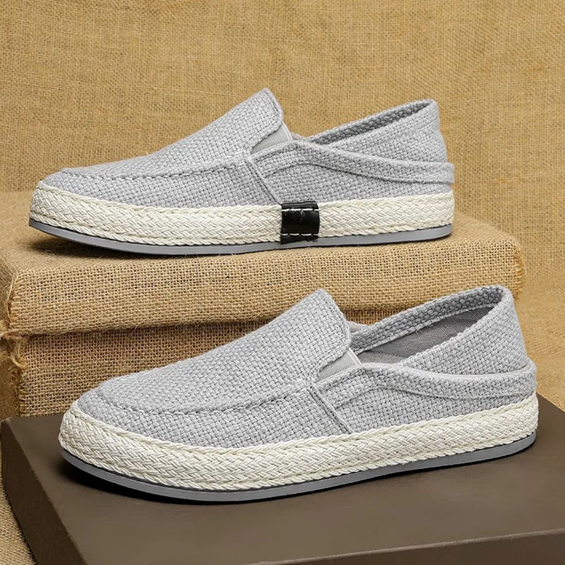 Sepatu loafer Linen klasik pria, sepatu selop kasual ringan Musim Panas 2024 untuk pria, sepatu kanvas bersirkulasi