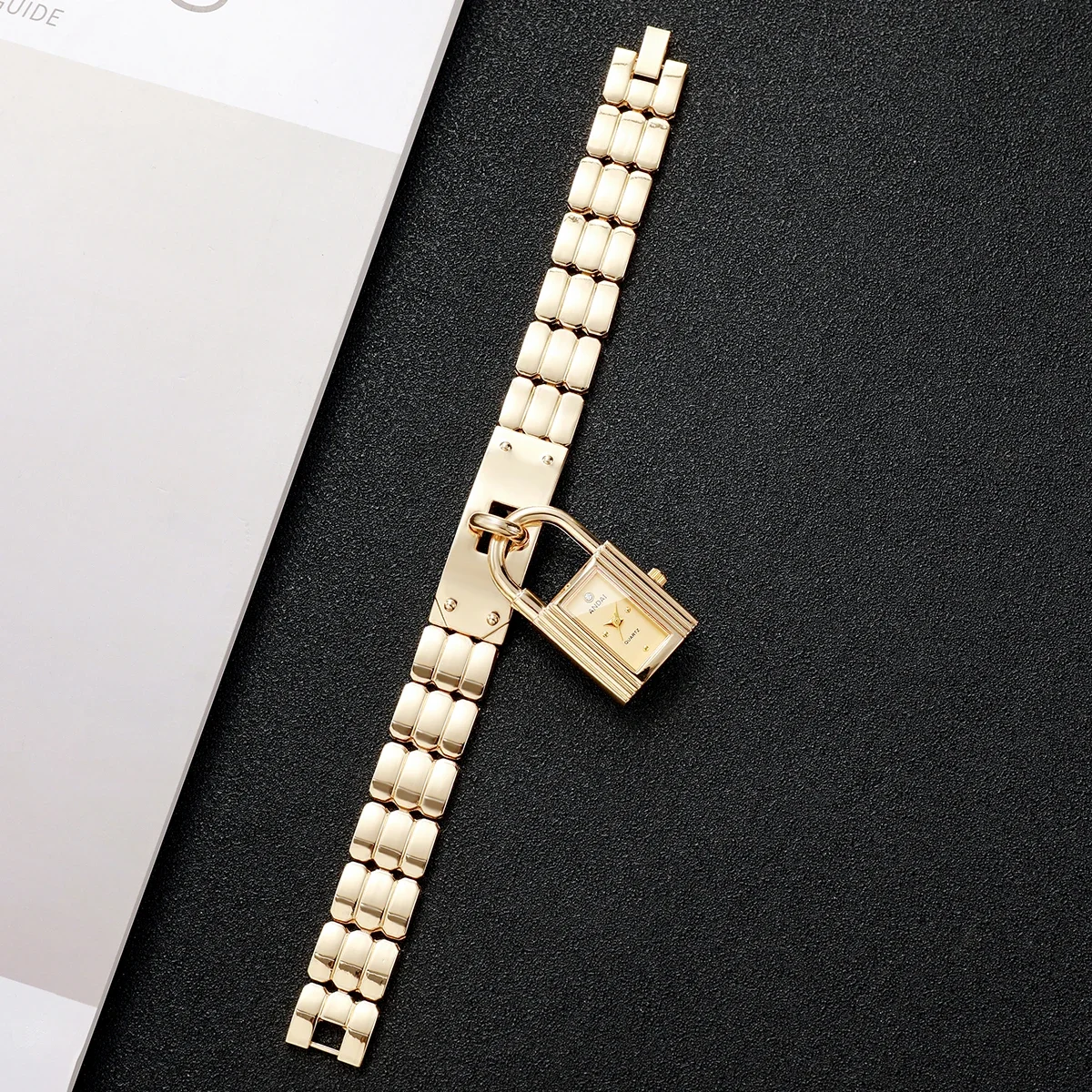 Modische Damenuhr mit Schlossanhänger, Quarzwerk, goldenes Armband, Damen-Armbanduhr, Relogio Feminino (ohne Box) – Detail 19