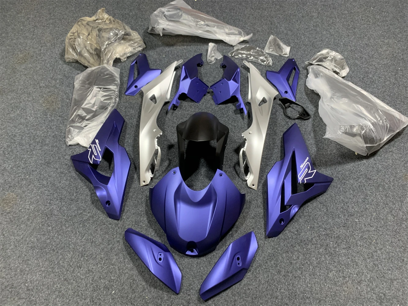 Motorcycle Fairing Kit Suitable for BMW S1000R 15-18 Years S1000 2015 2016 2017 2018 Fairing Silver Blue