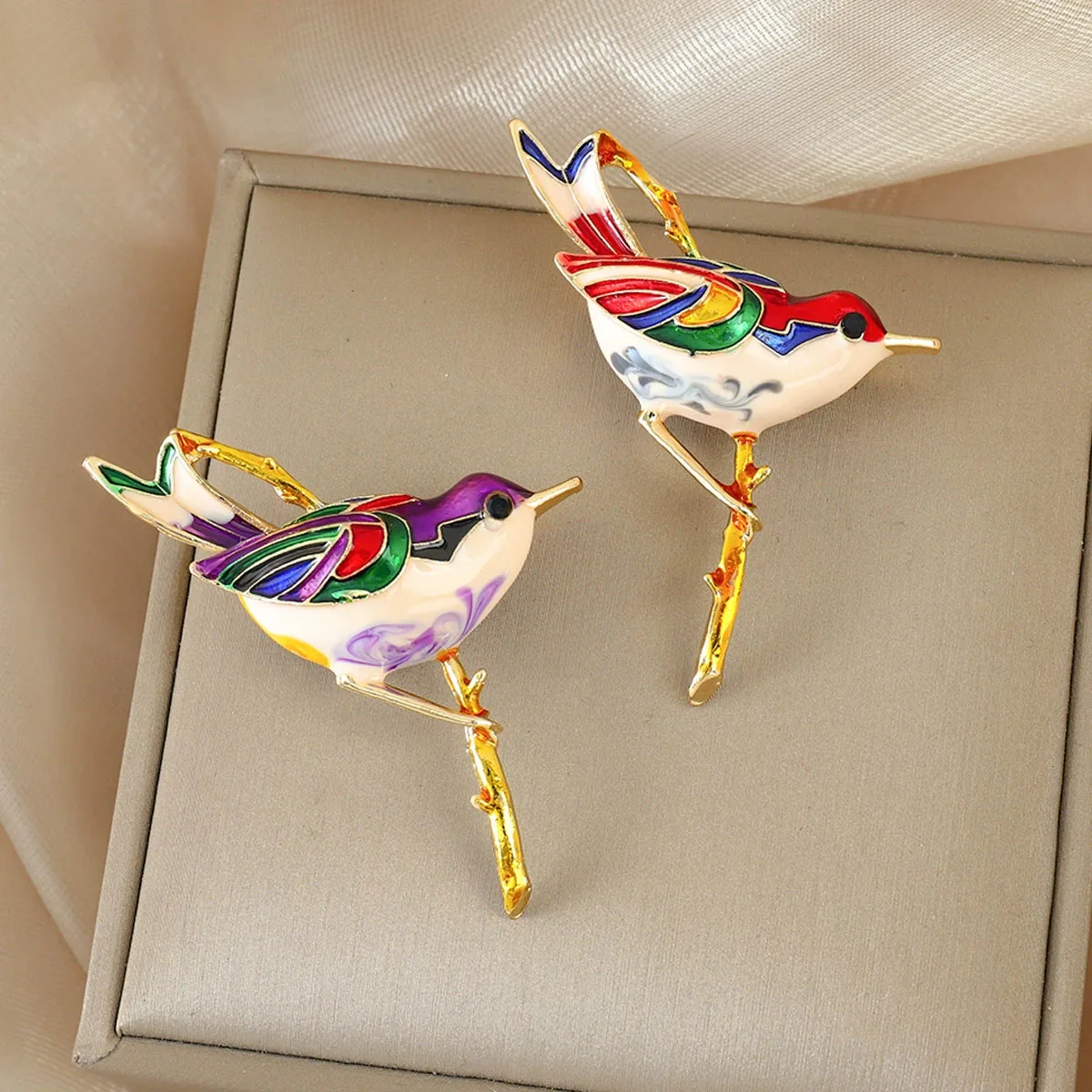 Blucome Colorful Enamel Magpie Swallow Shape Brooches Unique Design Animal Bird Brooch Lady Party Dress Lapel Pin Gifts Bijoux