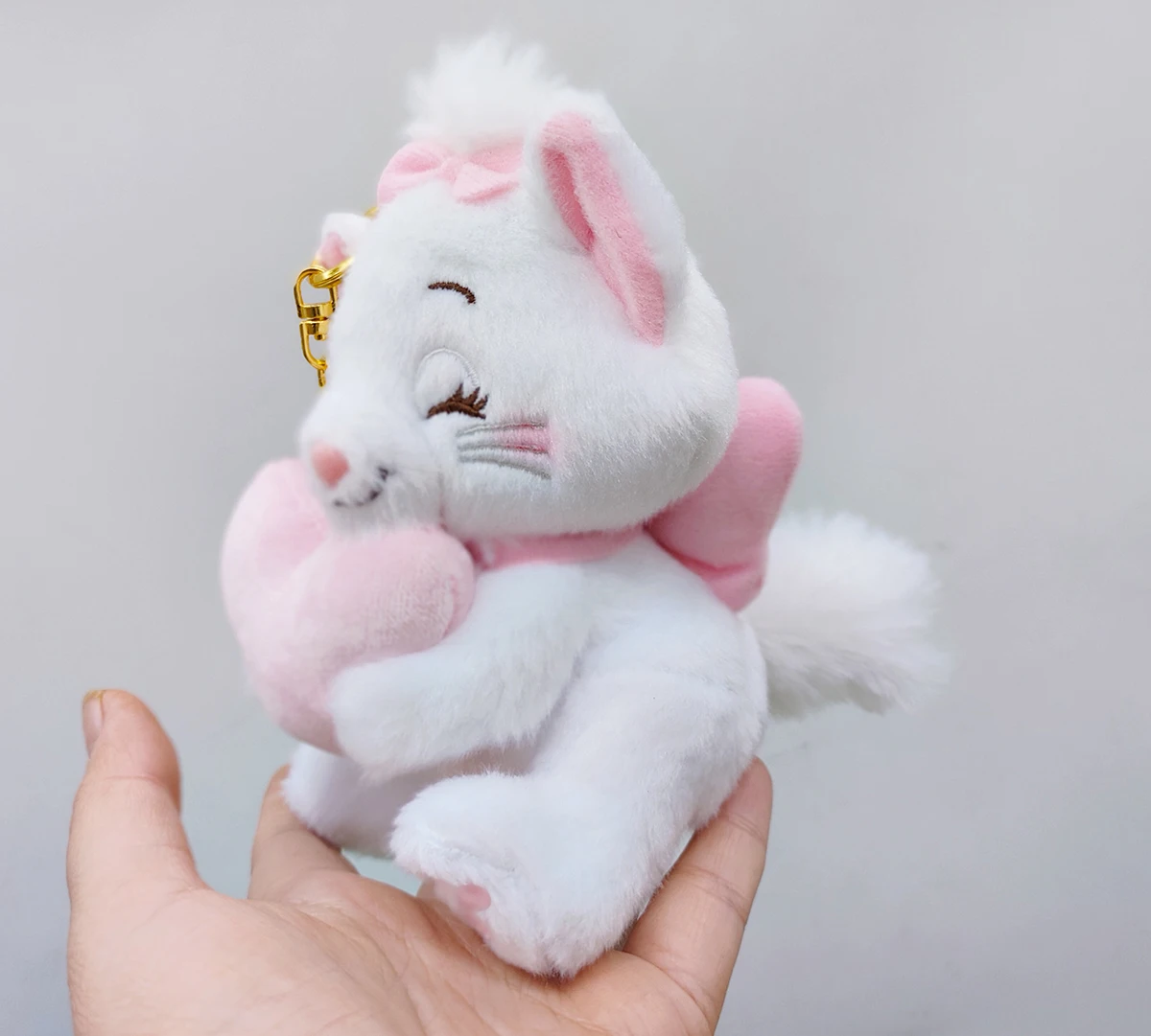 Disney Store Keychain Aristocats Marie Fluffy Plush Toy Smile Hugging Heart