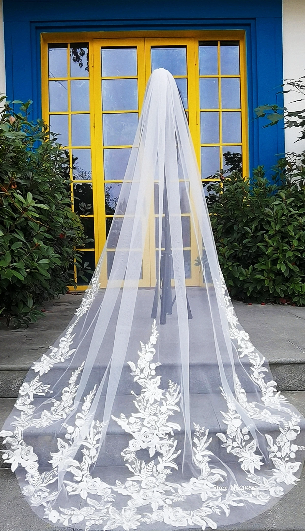 Romantic Flora Chapel Veil Lace Wedding Veil 2.5m 3m Long Bridal Veil with Comb MM Wedding Accessories