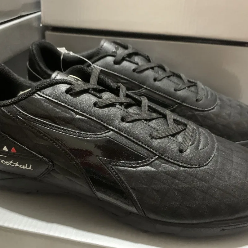 2024 nuevos zapatos de fútbol para hombres, zapatos de fútbol de césped de cuero para hombres, zapatos deportivos de interior antideslizantes para hombre, zapatillas de entrenamiento de juego de diseñador