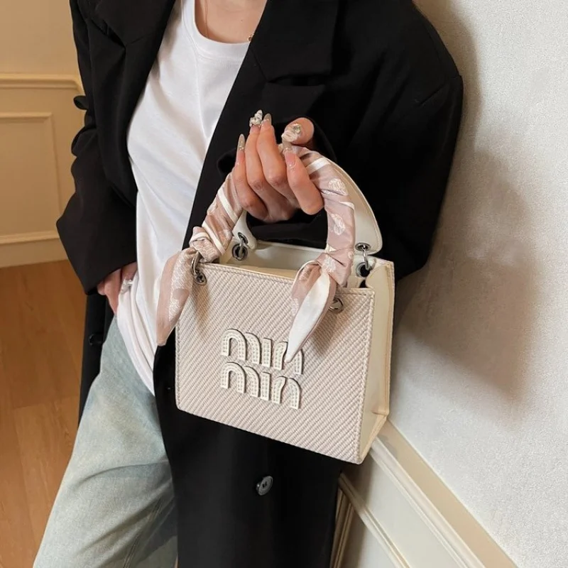 

Высококачественная женская сумка из кожи с рисунком звезды и повседневным винтажным стилем в Париже ​