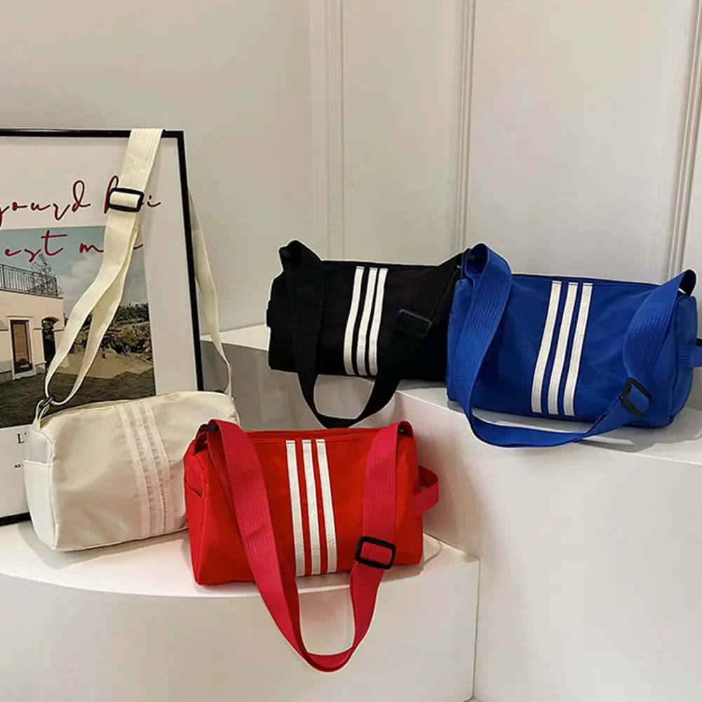 حقيبة رياضية كورية كبيرة للسفر للنساء والرجال حقائب يد للصعود والرياضات الخارجية لمسافات قصيرة حقائب كتف من القماش الخشن