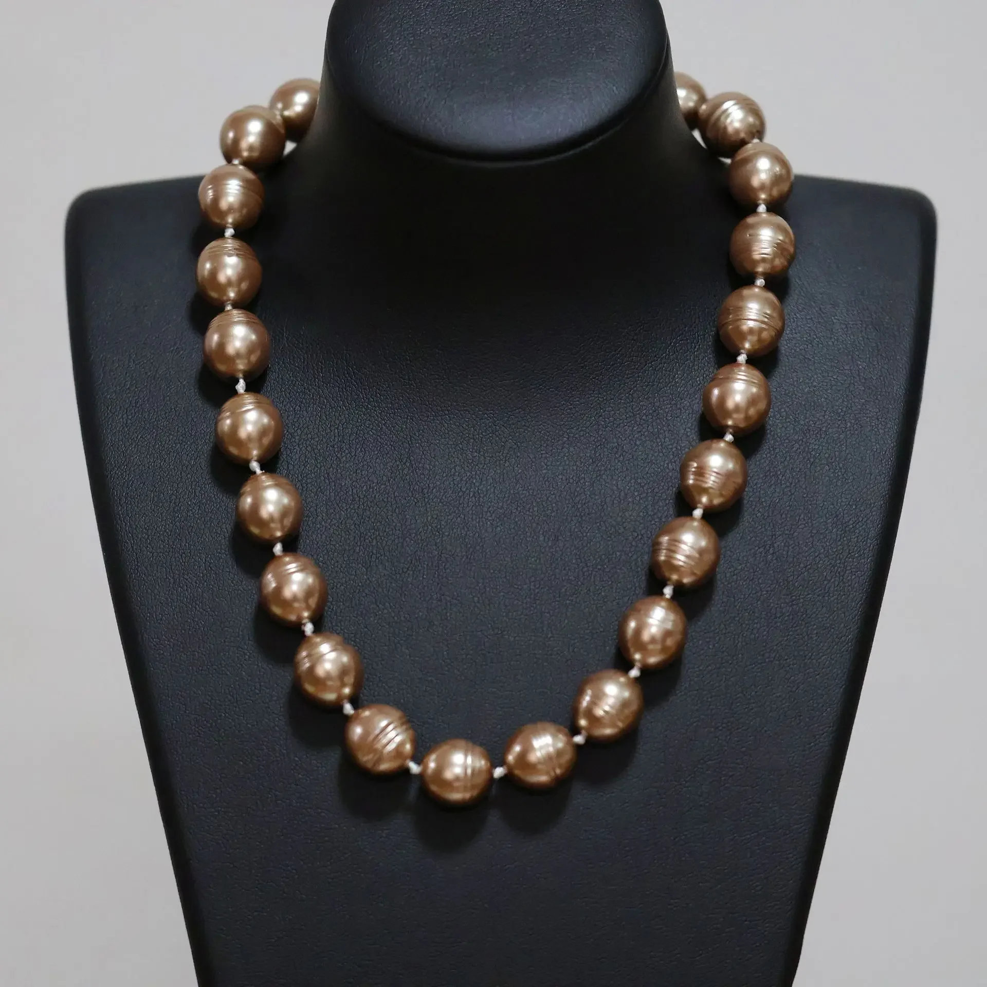 European and American Vintage Mid-Ancient Champagne Baroque Style Pearl Short Necklace