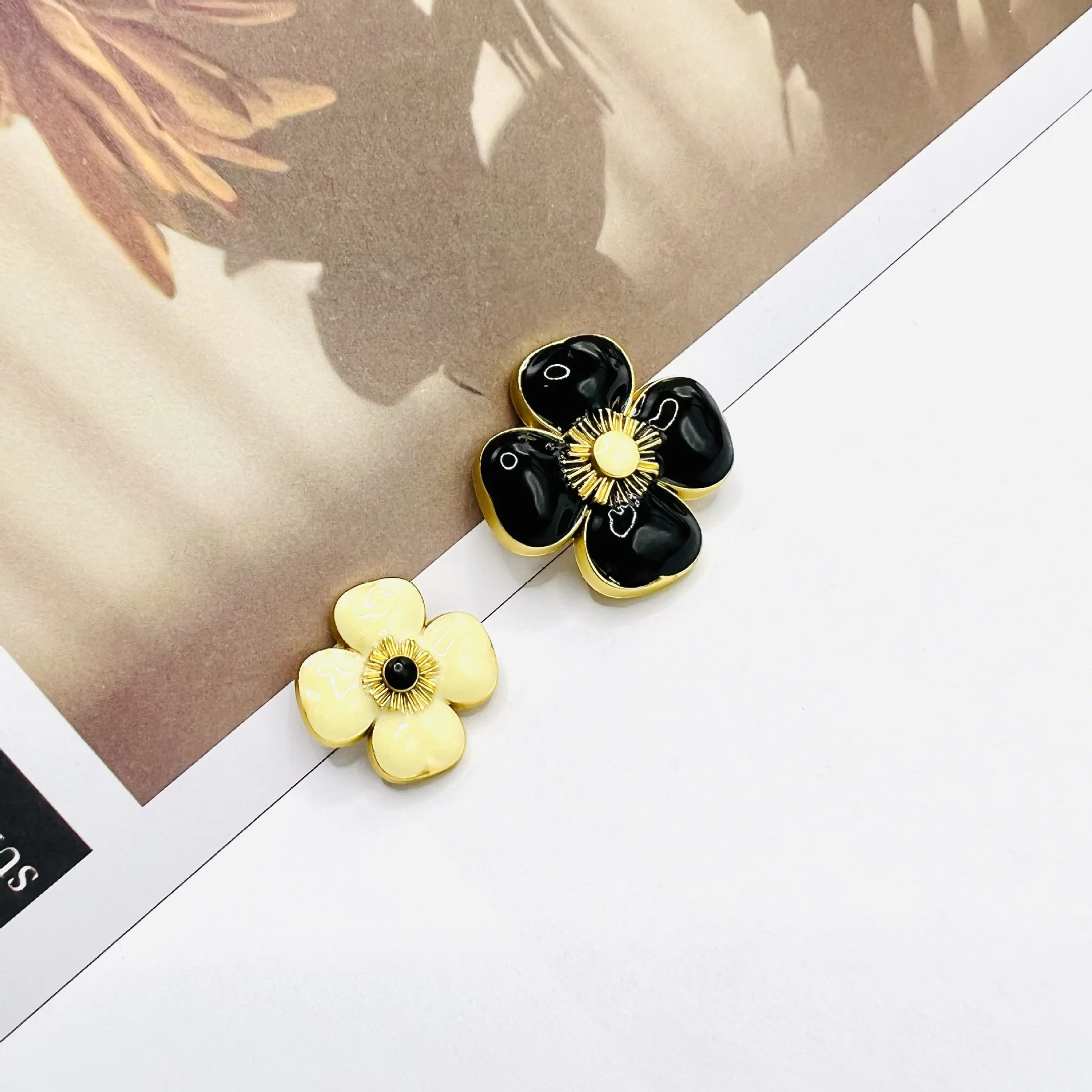 6Pcs Fashion Sunflower Metal Button Suit Coat  Knit Sweater Four Leaf Tweed Fabric Decorative Button